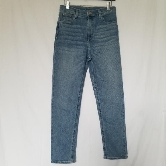 🌼 3/$40 BDG Girlfriend Jean